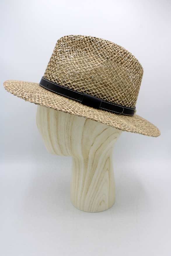 detail Letní slaměný klobouk