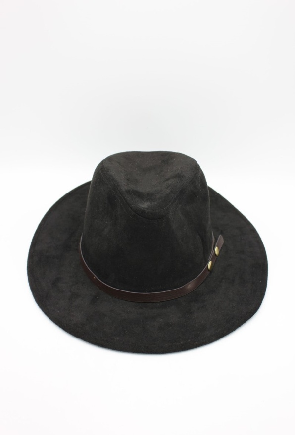 detail Klobouk s ozdobným lemem z koženky