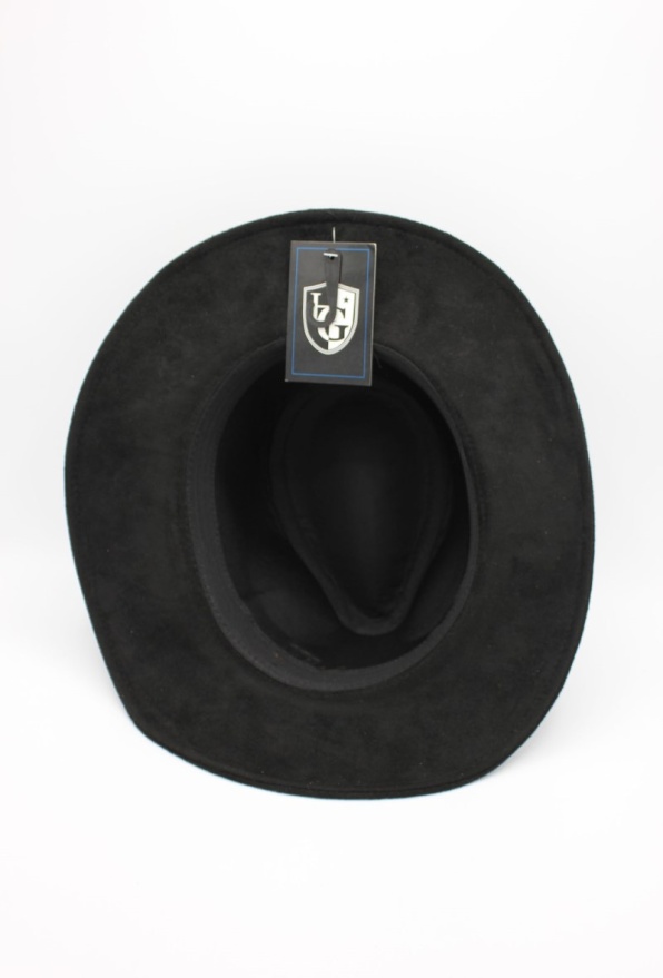 detail Klobouk s ozdobným lemem z koženky