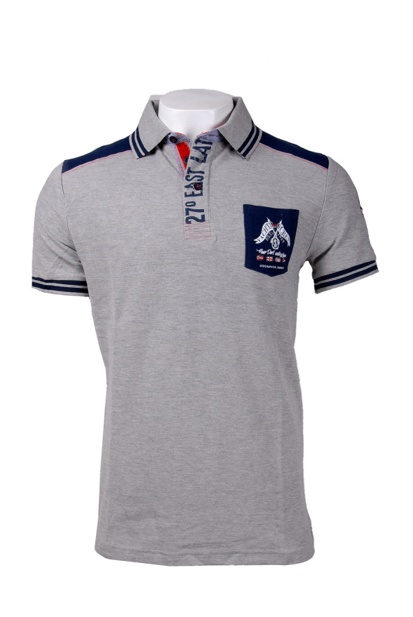 detail polo triko