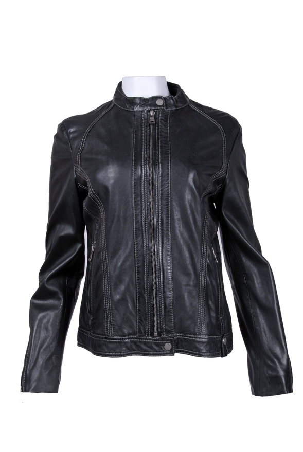 detail kožená dámská bundička