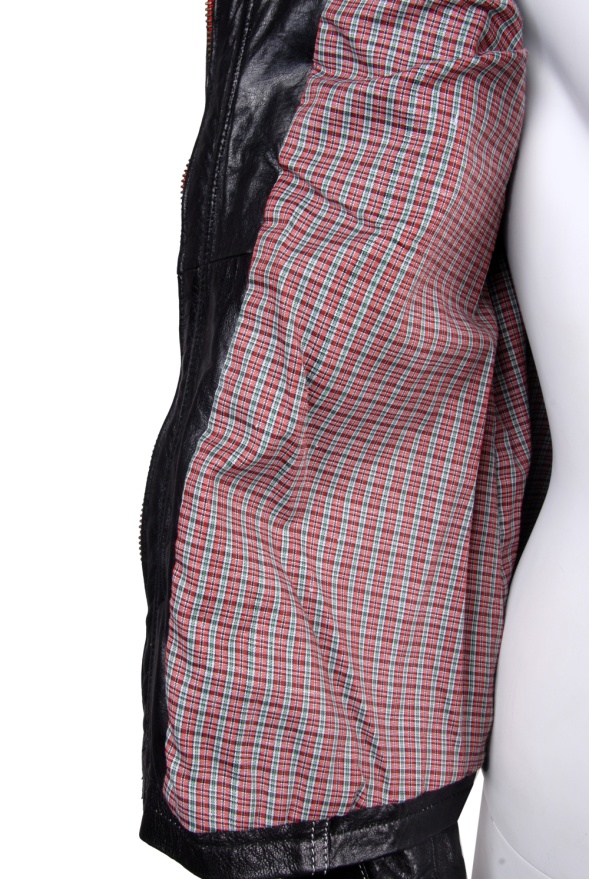 detail kožená dámská bunda