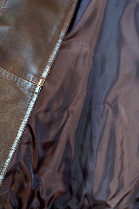detail kožená dámská bunda