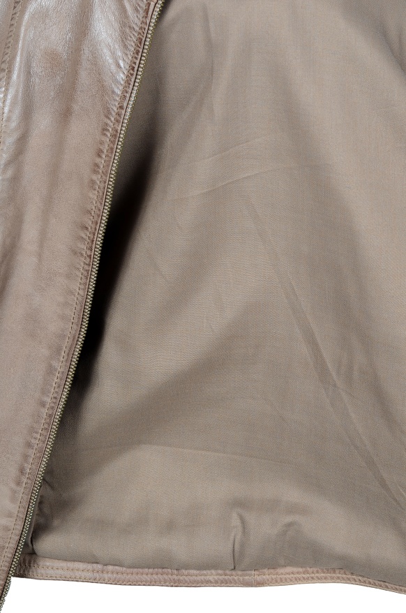 detail kožená bunda dámská