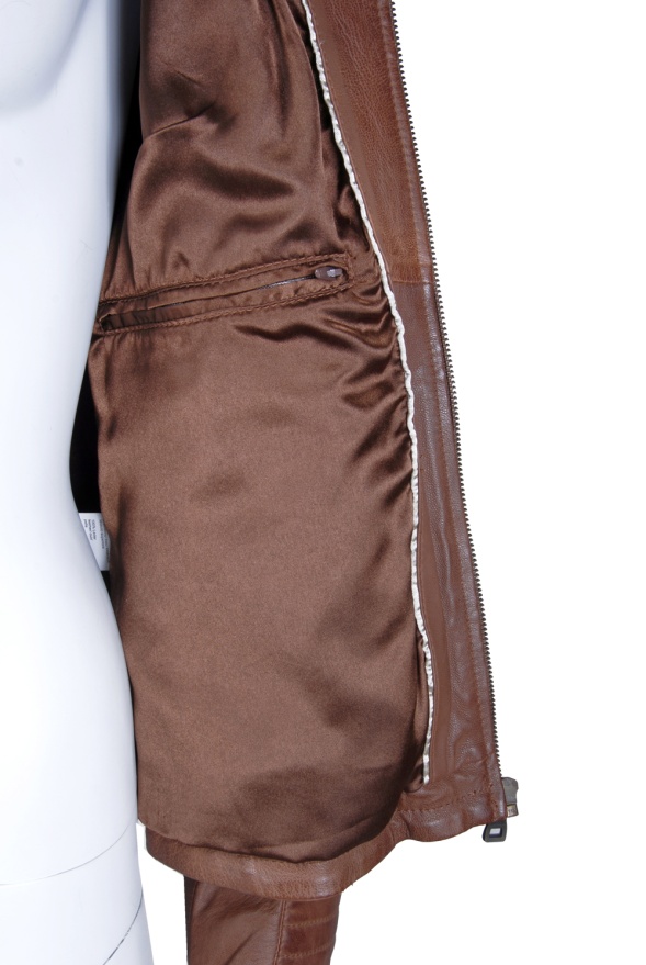 detail kožená bunda dámská