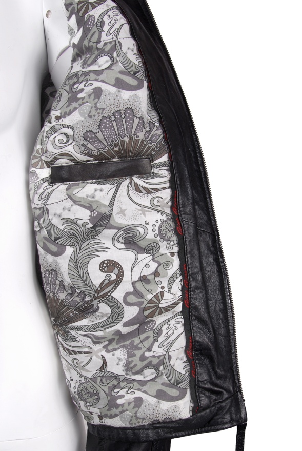 detail kožená bunda dámská