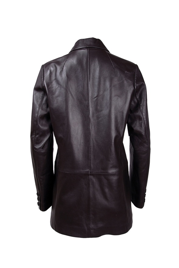 detail kožené dámské sako